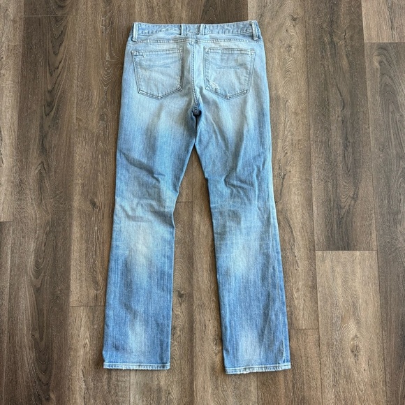 Gap Jeans.  Women’s size 28/6.  Easy Straight style. Very cute jeans! - Picture 4 of 5